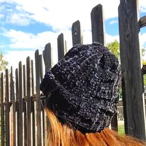 Super warm winter hat, in butter soft material